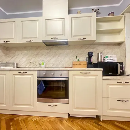 'golden Bird' Apartment, 2 Bedrooms, Super Apartmán *