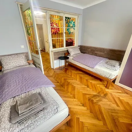 Apartmán 'golden Bird' Apartment, 2 Bedrooms, Super