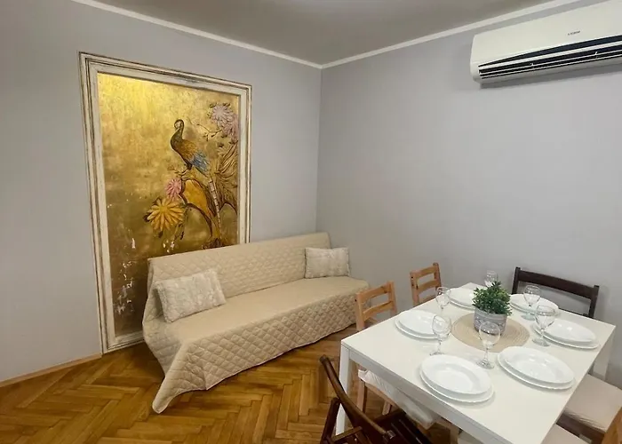 -golden Bird- Two Bedroom Apartment, Super Appartement