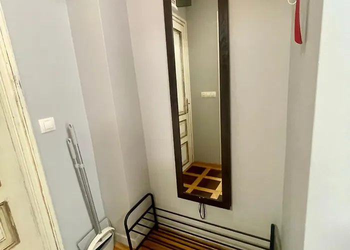 -golden Bird- Two Bedroom Apartment, Super