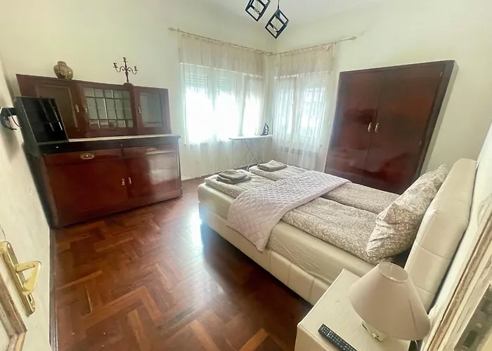 'golden Bird' Apartment, 2 Bedrooms, Super *