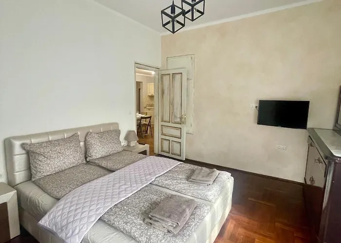 'golden Bird' Apartment, 2 Bedrooms, Super דירה בורגאס